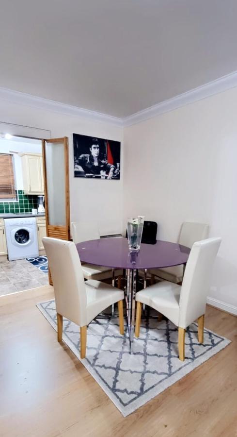 2 Bedroom Apartment - Greater London 达格纳姆 外观 照片