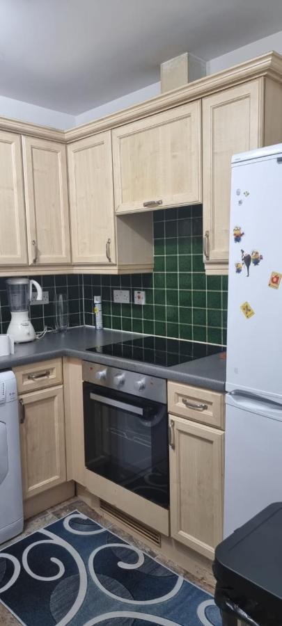 2 Bedroom Apartment - Greater London 达格纳姆 外观 照片